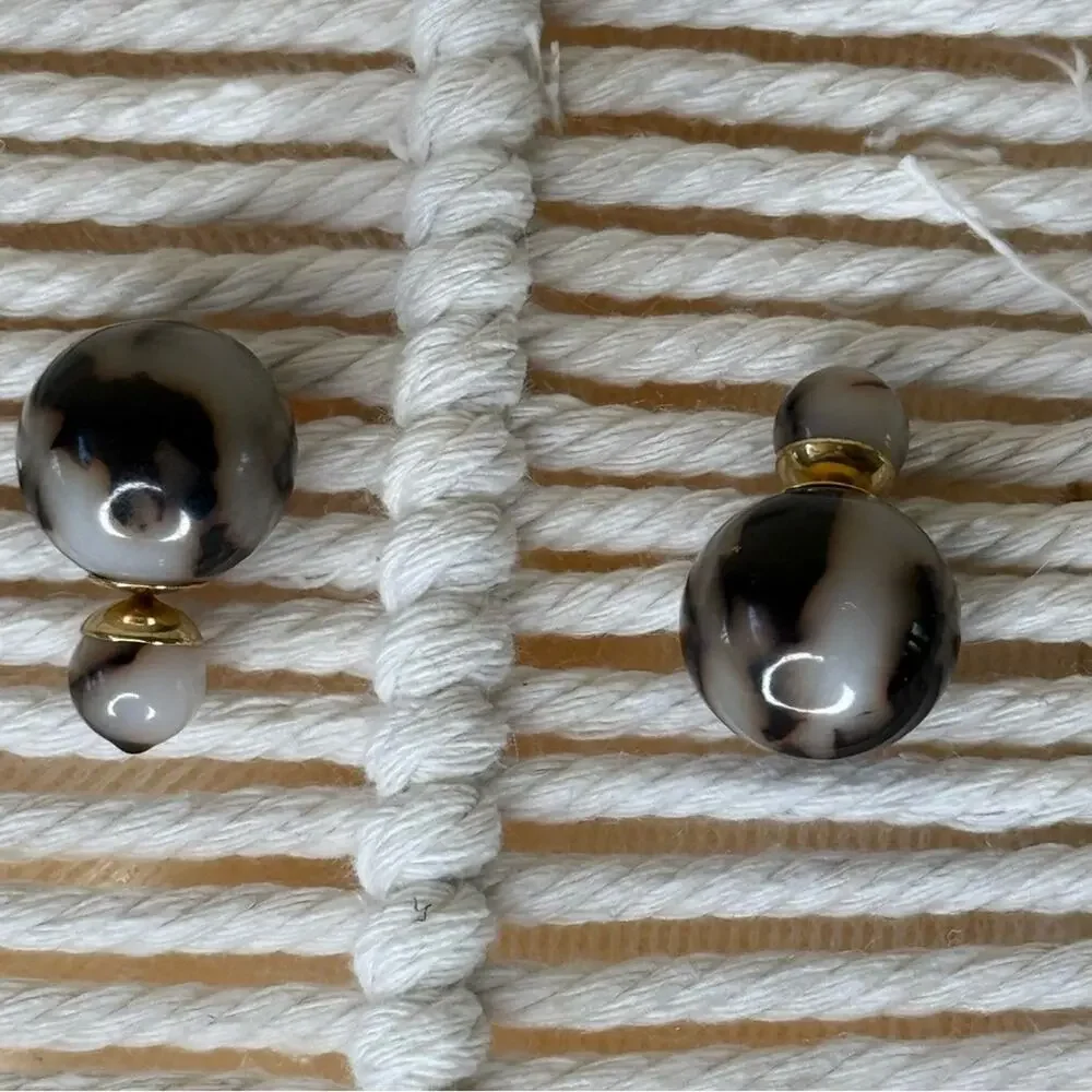 Chic Black Pearl Earrings with Gold Accents